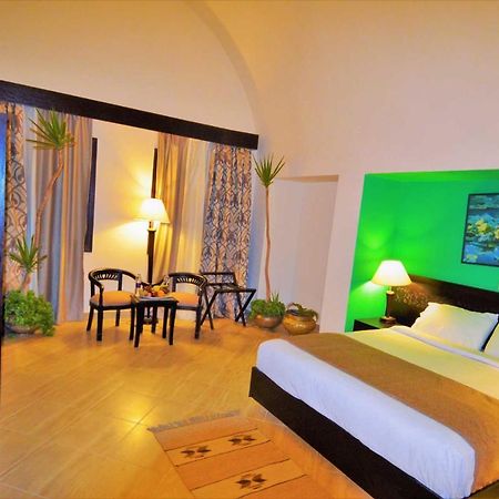 Rohanou Beach Resort El Qoseir Exterior foto